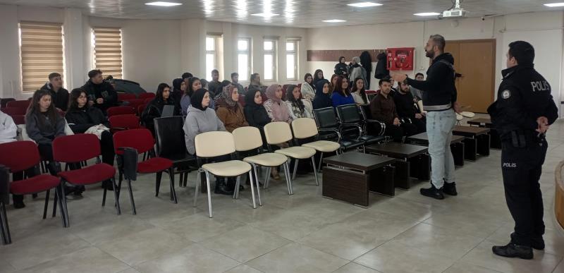 Çıldır MYO’da Dolandırıcılık ve Yasa Dışı Bahis'e Karşı Farkındalık Eğitimi Verildi
