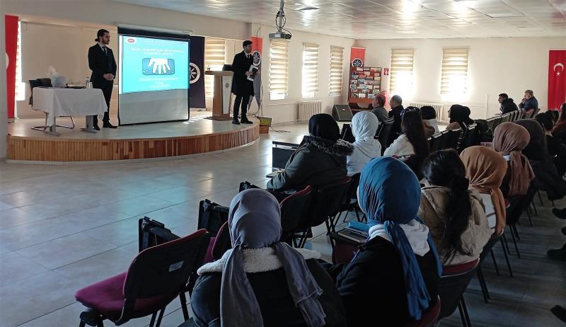 Yüksekokulumuzda "İslam'da İnsan Hakları" konferansı düzenlendi.