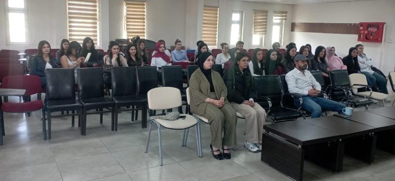 Yüksekokulumuzda Öğrencilerimize Yönelik Kapsamlı Zorunlu Staj Bilgilendirme Toplantısı Düzenlendi